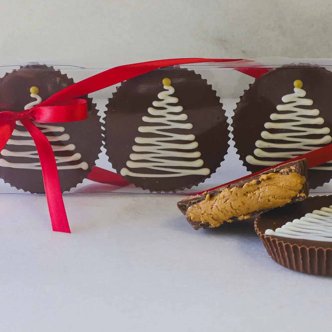 MILK CHOCOLATE PEANUT BUTTER CUPS - HOLIDAY