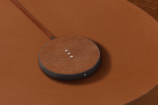 MAG:1 CLASSICS LEATHER WIRELESS CHARGER (MAGNETIC) - SADDLE