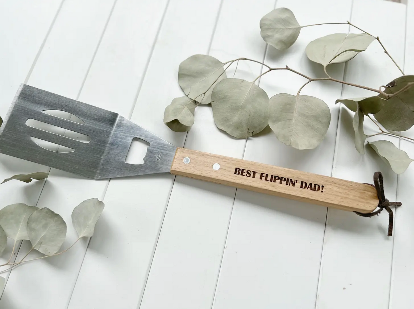 ENGRAVED GRILL SPATULA