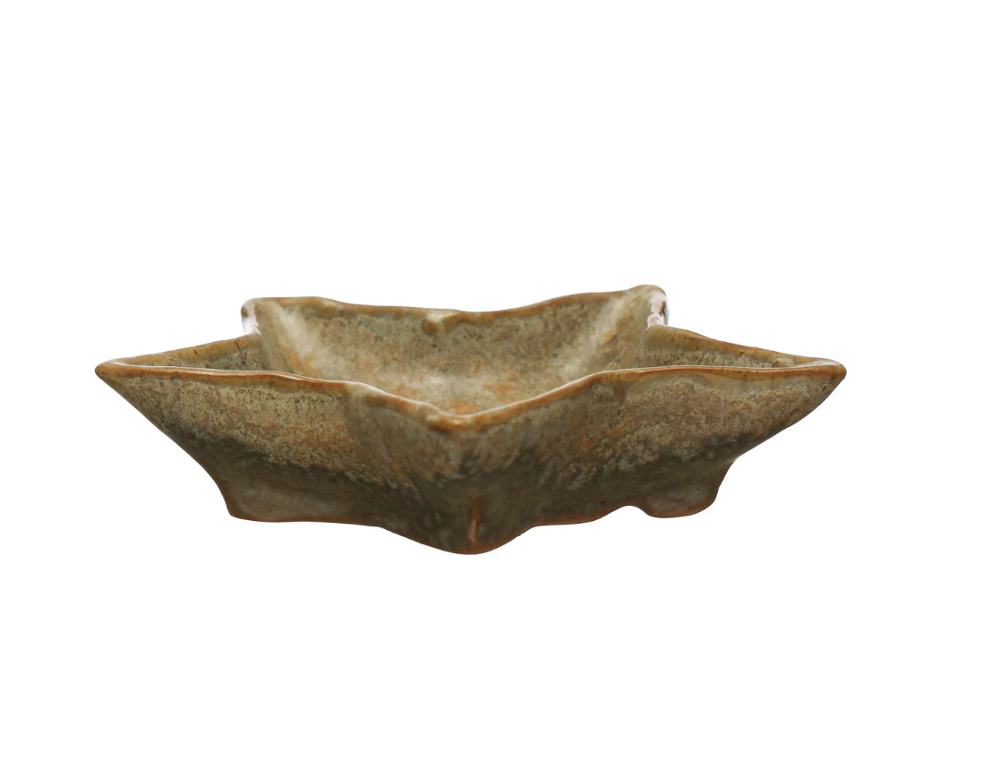 Load image into Gallery viewer, STONEWARE STAR SHAPED PLATE
