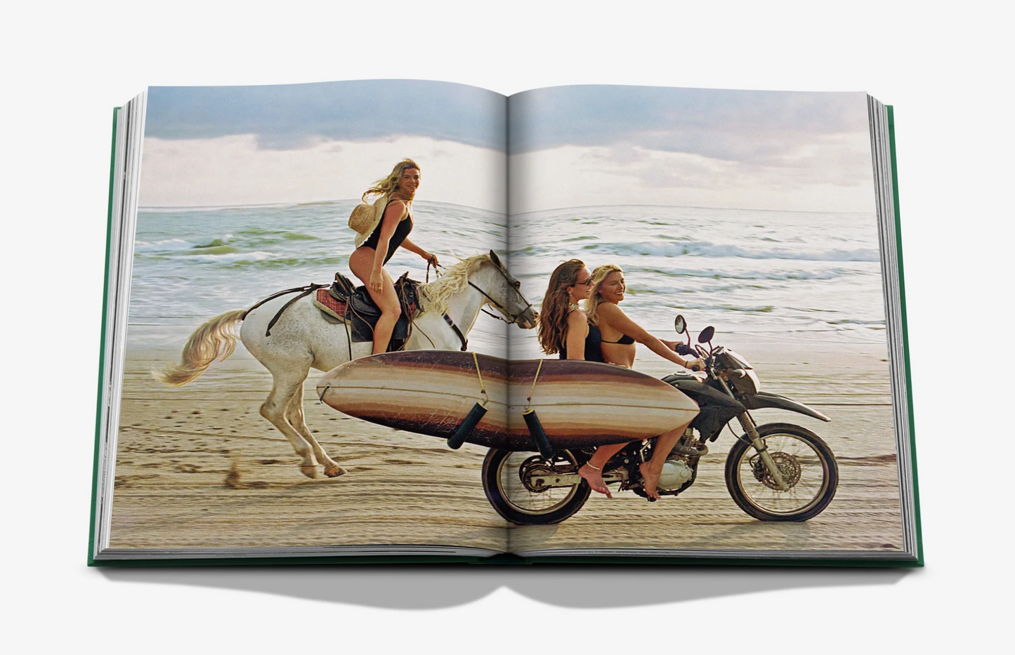 COSTA RICA VIDA - ASSOULINE CLASSICS COLLECTION