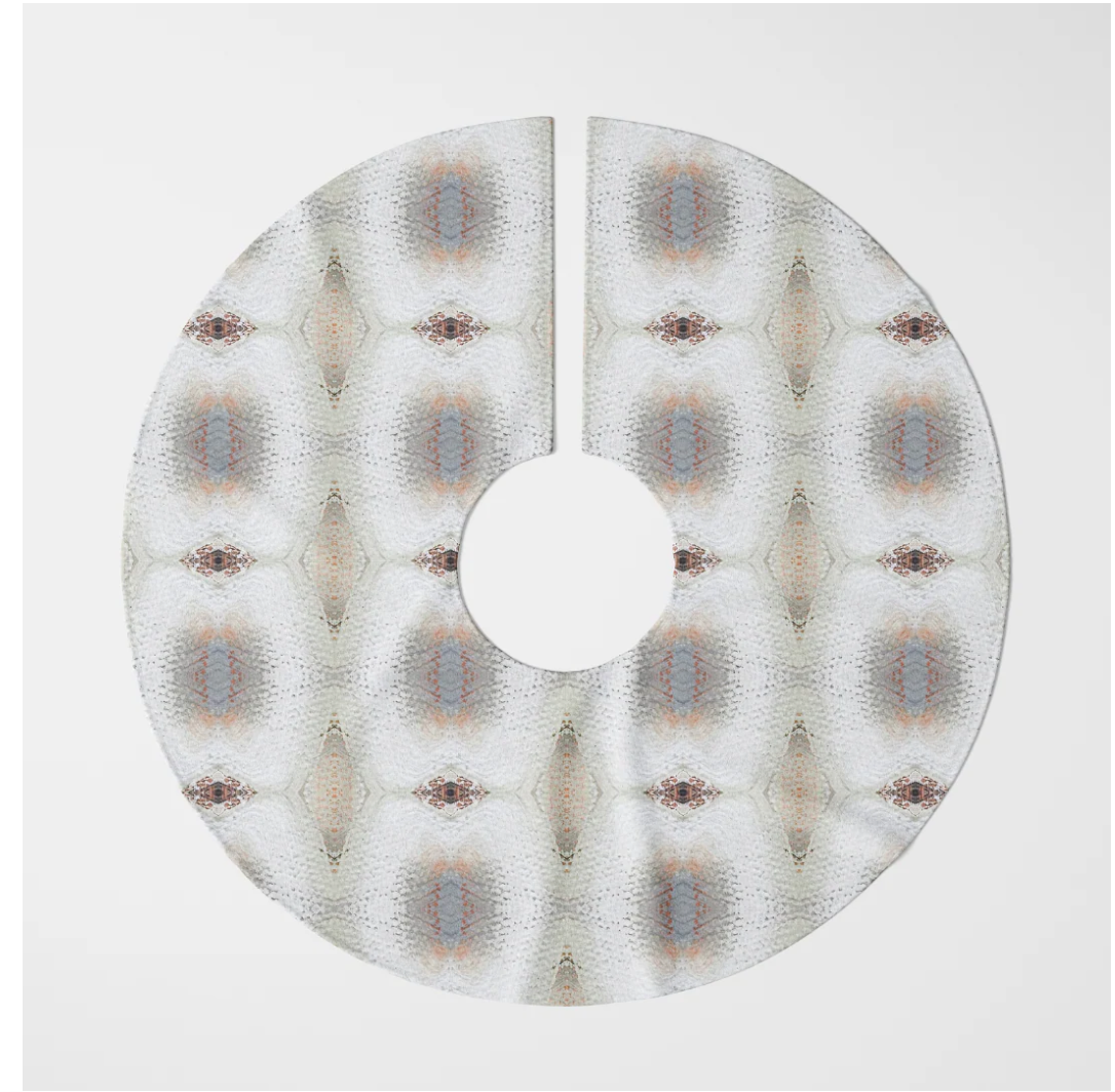 HOLIDAY TREE SKIRT - WHITE BRICKS