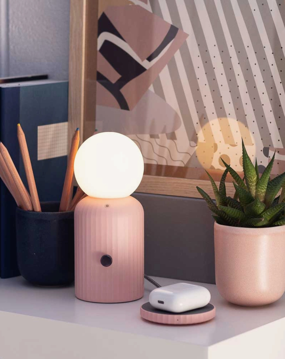 WIRELESS LAMP AND CHARGER - PINK