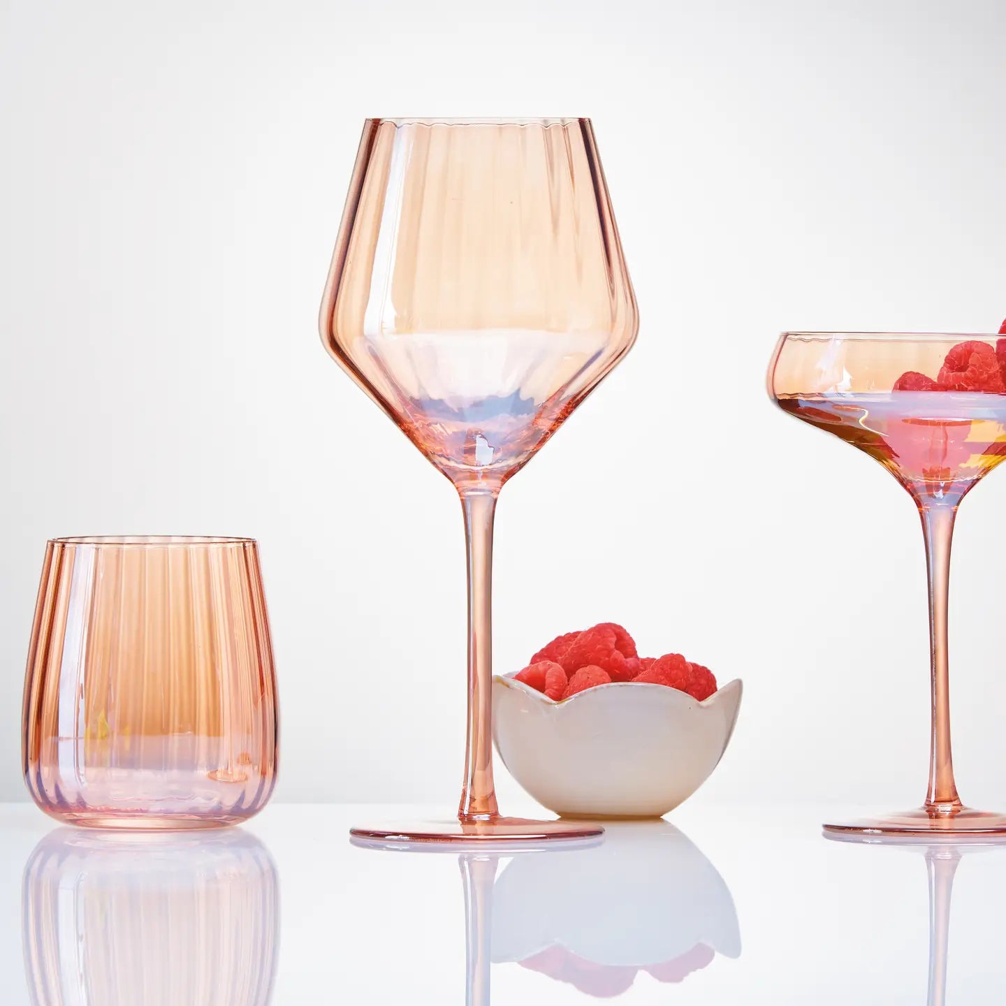 CHELSEA IRIDESCENT BLUSH STEMLESS WINE GLASS