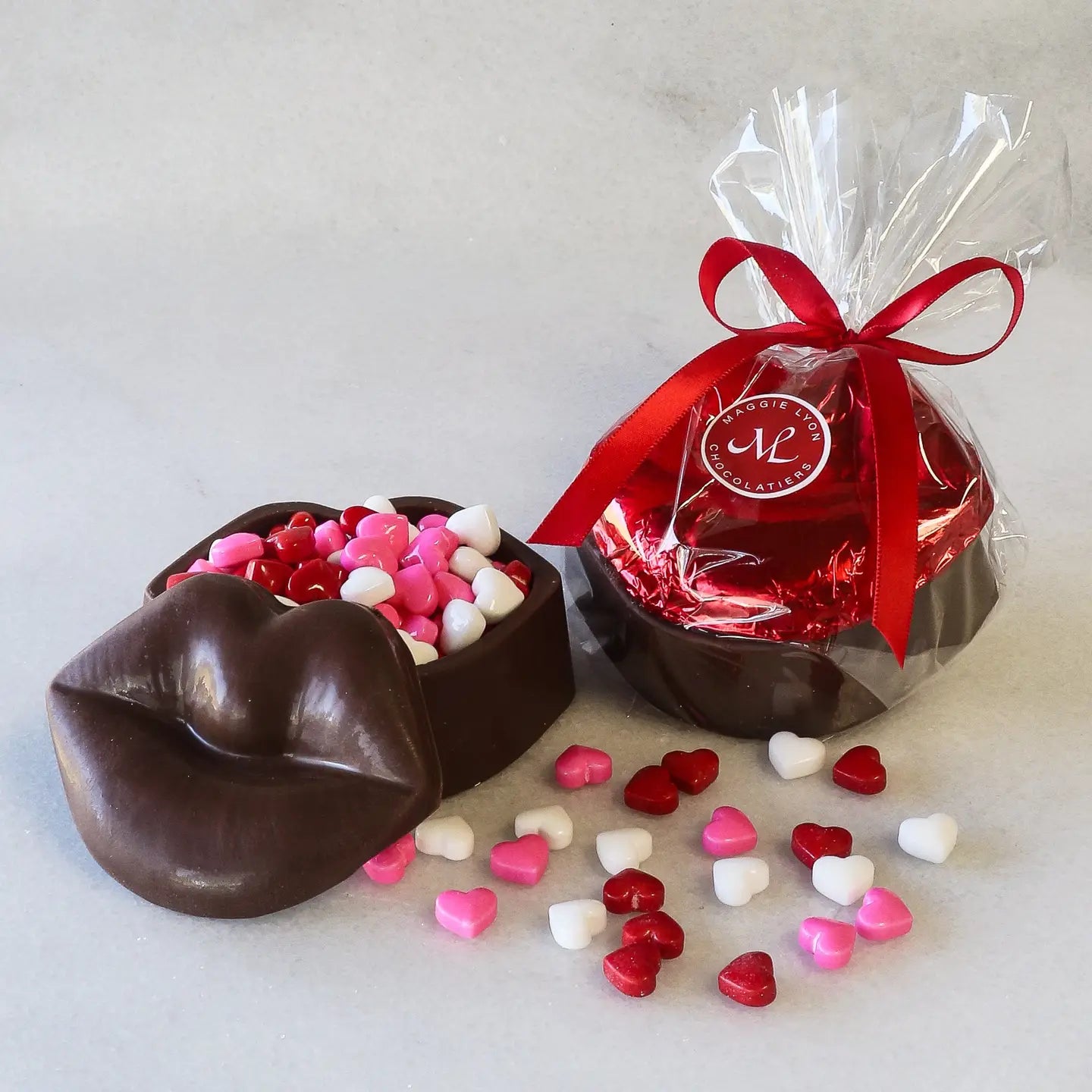 MILK CHOCOLATE LIP BOX W/CANDY HEARTS