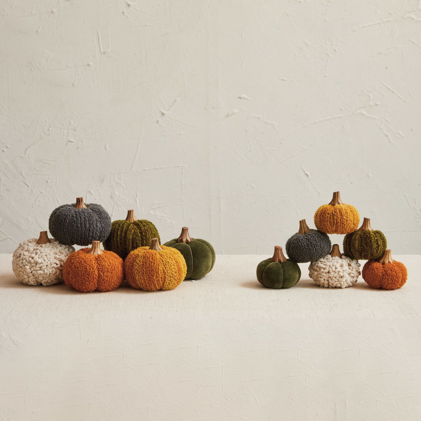 BOUCLE/VELVET PUMPKIN - MEDIUM