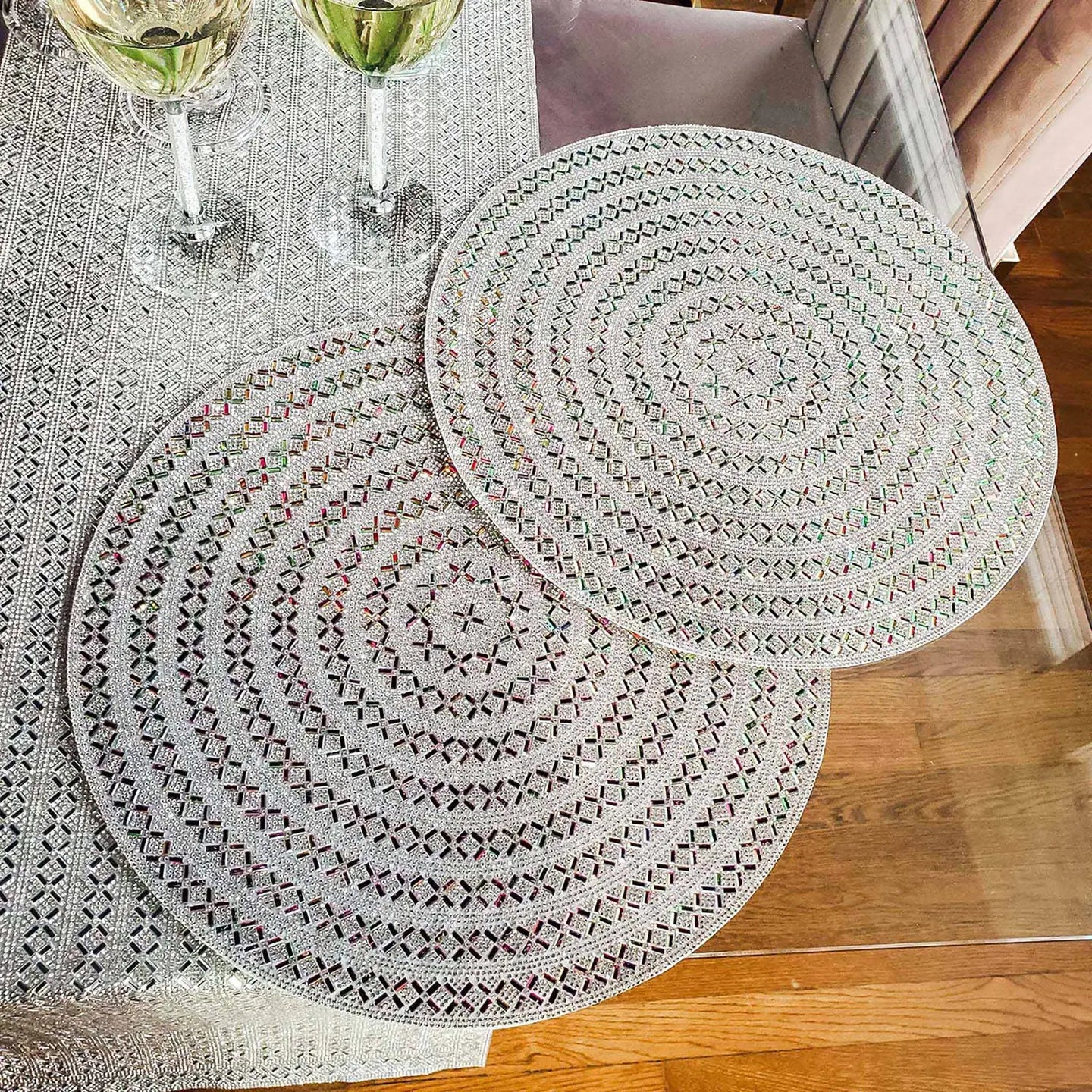 MADISON AVENUE ROUND PLACEMAT