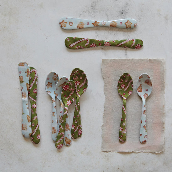 Load image into Gallery viewer, CANDYCANE/COOKIE ENAMEL CANAPE SPREADER
