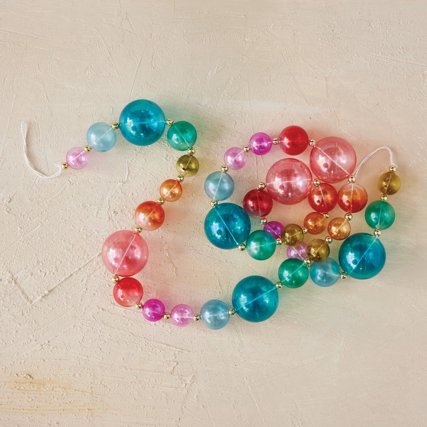 PLASTIC BALL GARLAND