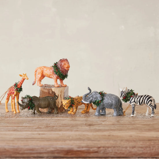 SAFARI ANIMAL WITH WREATH ORNAMENT
