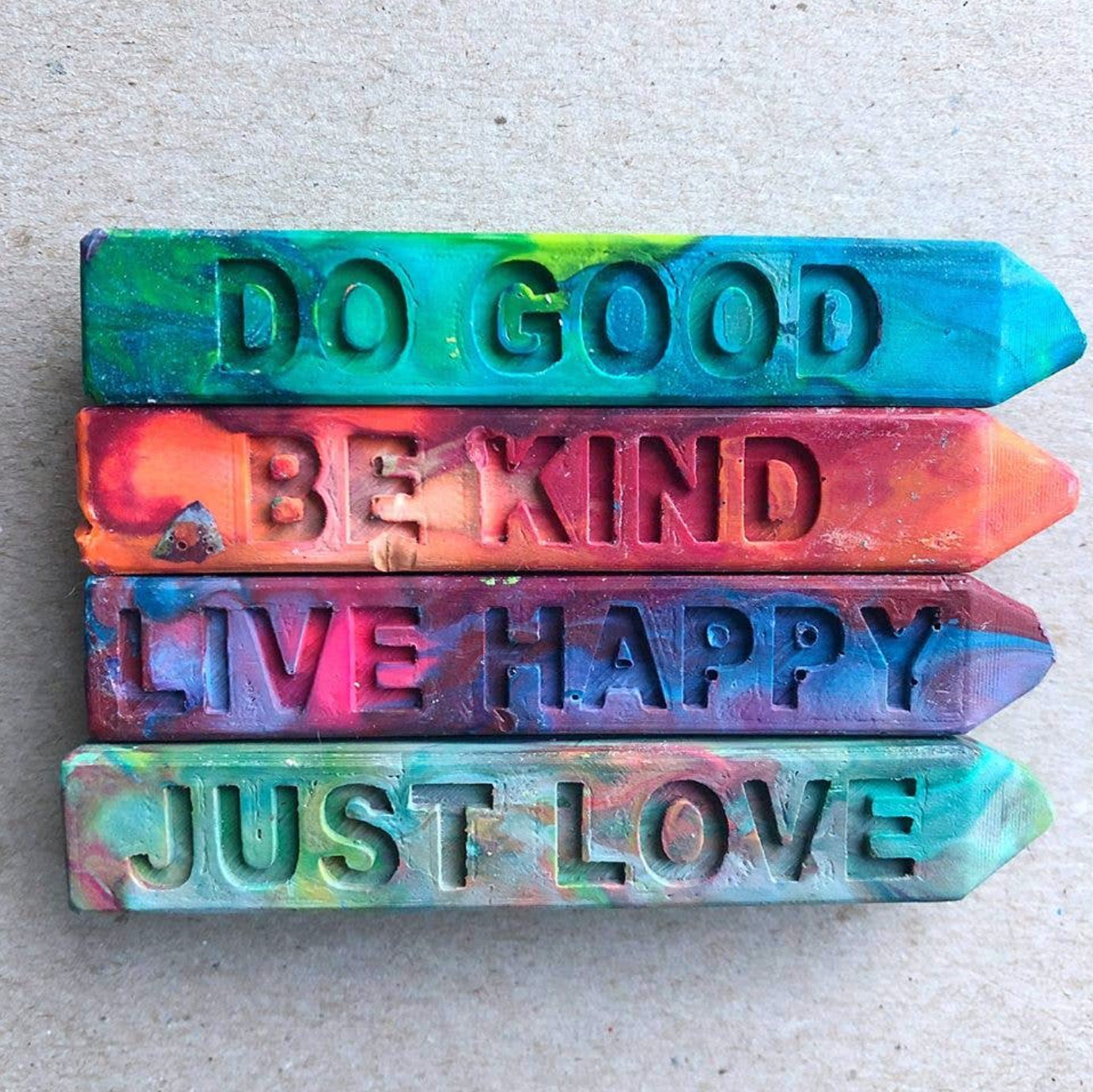 KINDNESS COLLECTION MINI CRAYONS