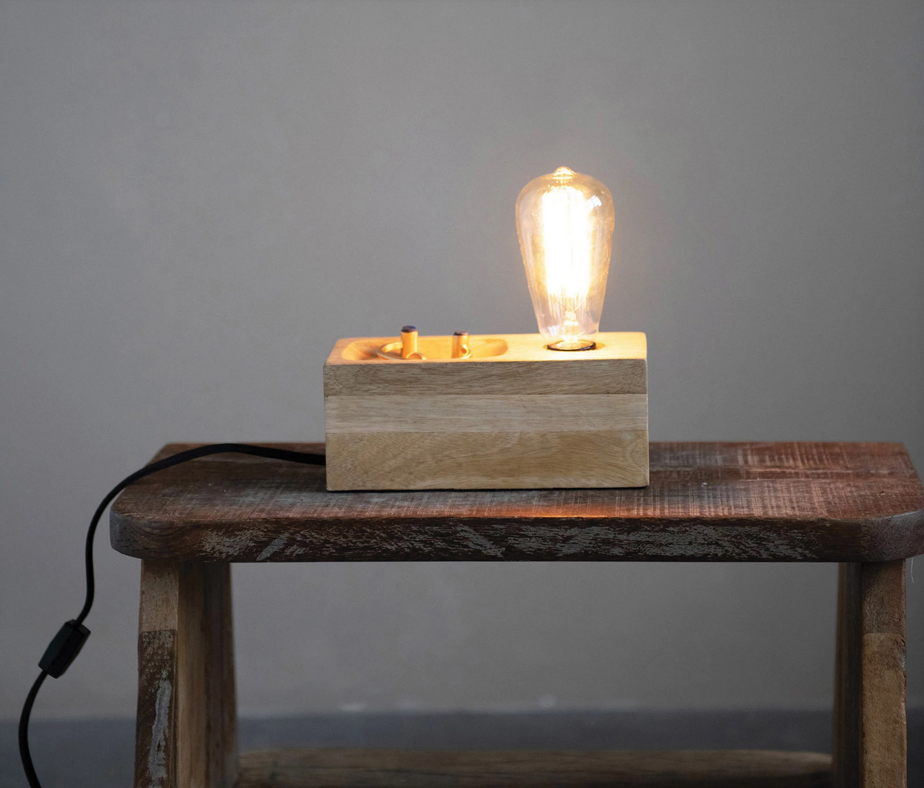 MANGO WOOD VALET LIGHT