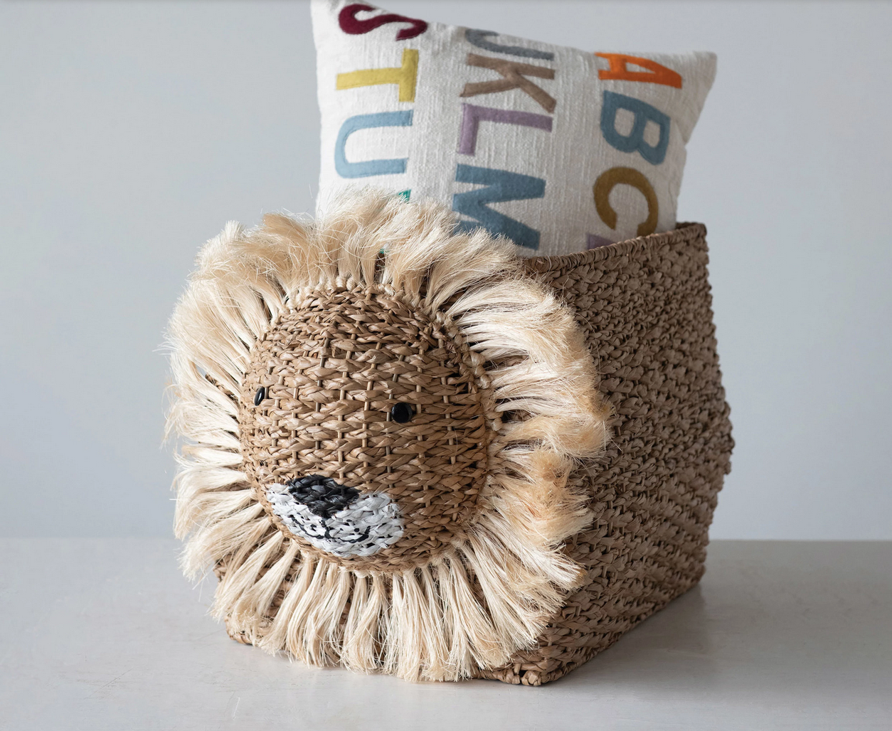 Load image into Gallery viewer, HAND-WOVEN BANKUAN LION BASKET
