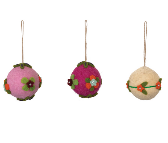 Load image into Gallery viewer, FELT BALL W/APPLIQUE ORNAMENT
