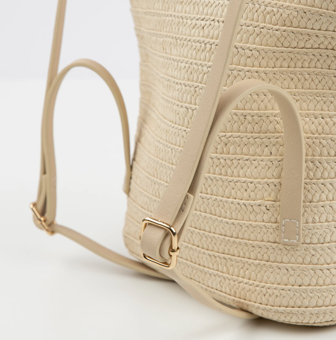 Load image into Gallery viewer, RAFFIA BUNNY BACKPACK
